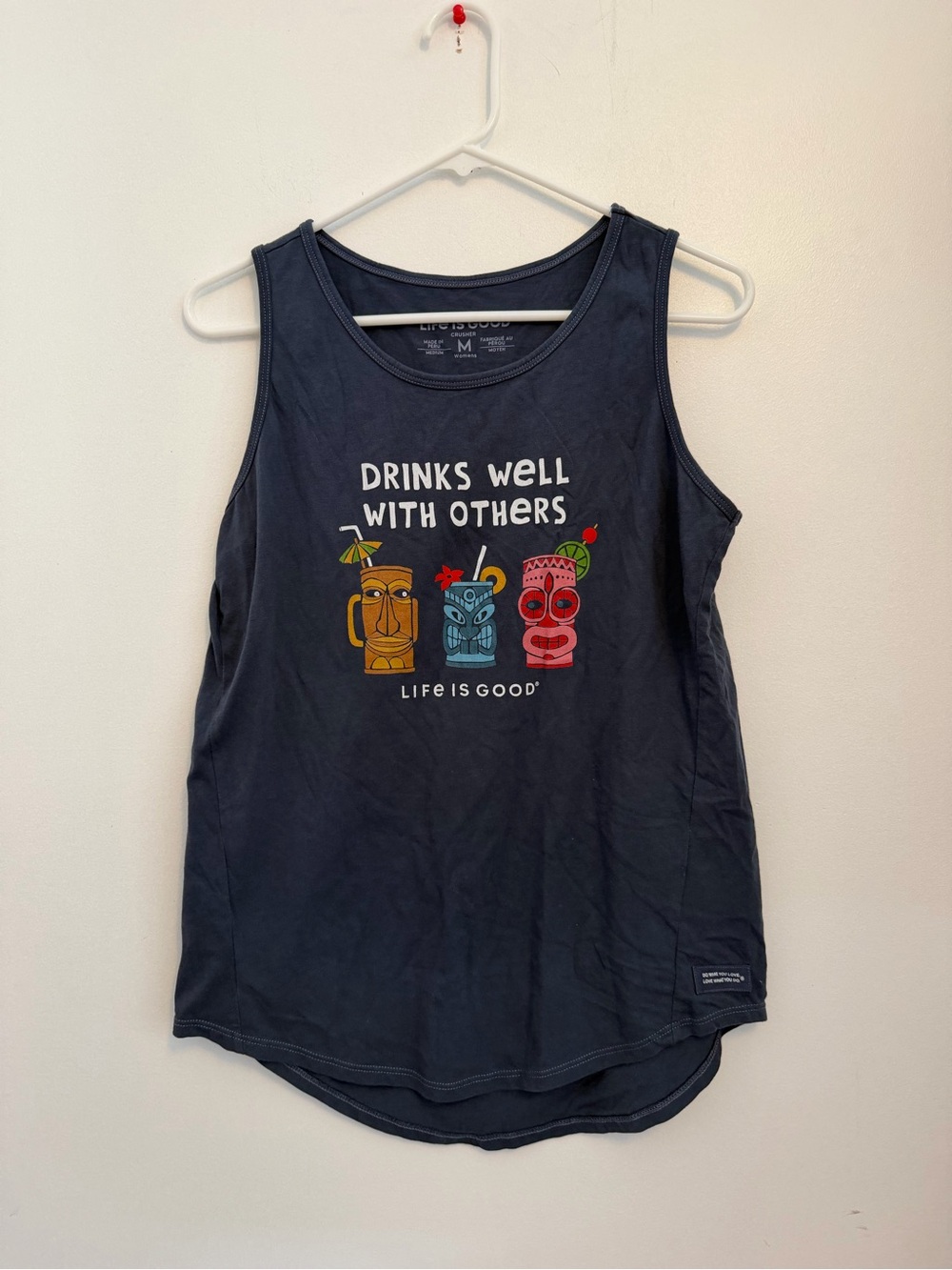 Life Is Good Crusher Tank Top Size M Navy Blue "Drinks Well With Others" Tiki
